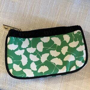 DVF Target ginkgo Green and White Leaf Print Pouch cosmetic jewelry trinket EUC